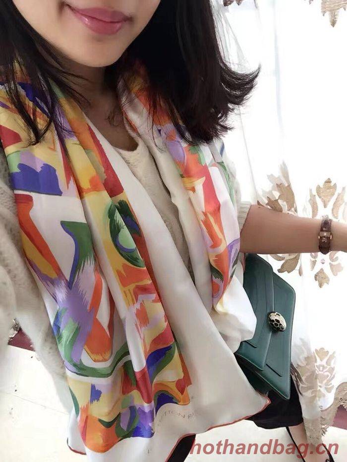 Louis Vuitton Scarf LVS00170